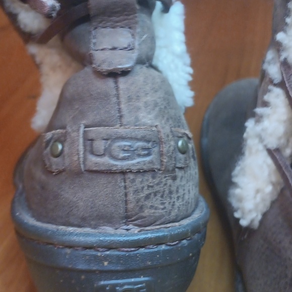 UGG Women's Brown Shearling-Lined Boots Size 6 - Picture 5 of 10